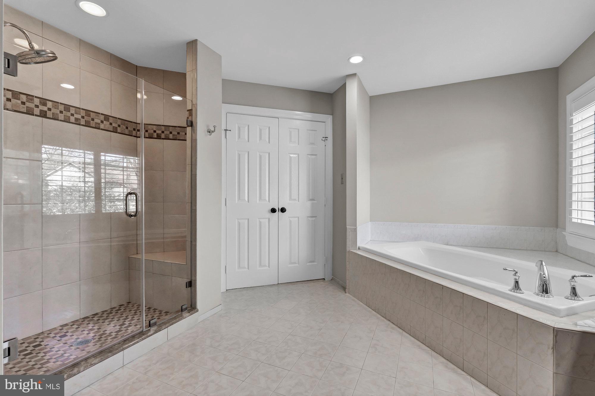 MANORS AT WOLF TRAP - Residential