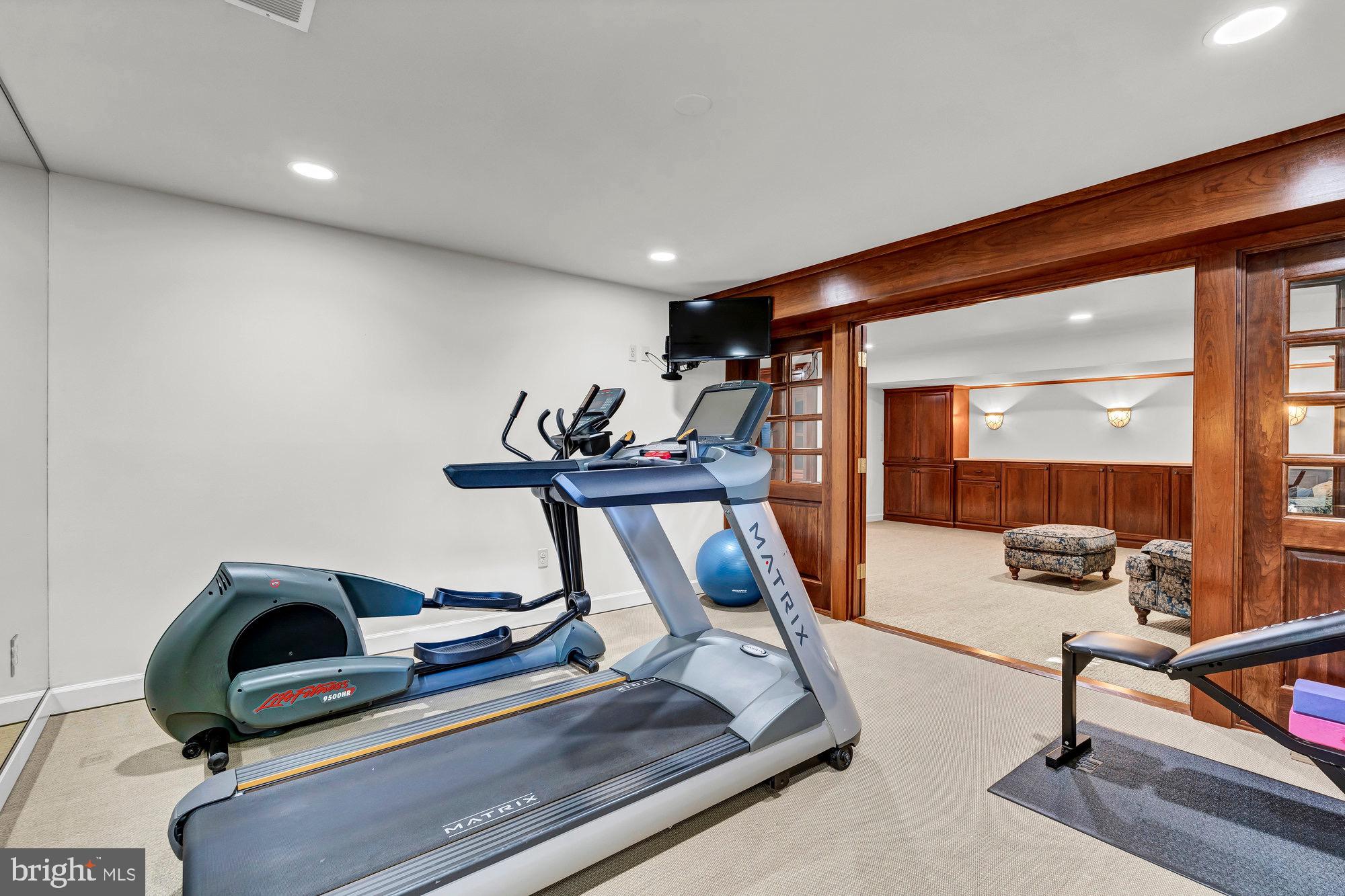 MANORS AT WOLF TRAP - Residential