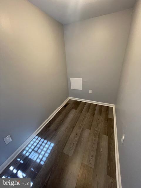 PORT RICHMOND - Residential Lease