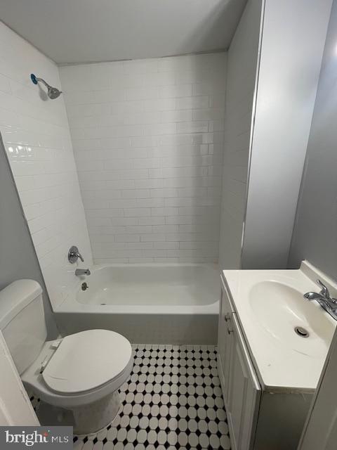 PORT RICHMOND - Residential Lease