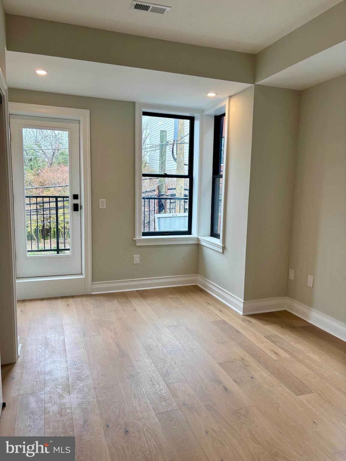 SPRING GARDEN - Residential