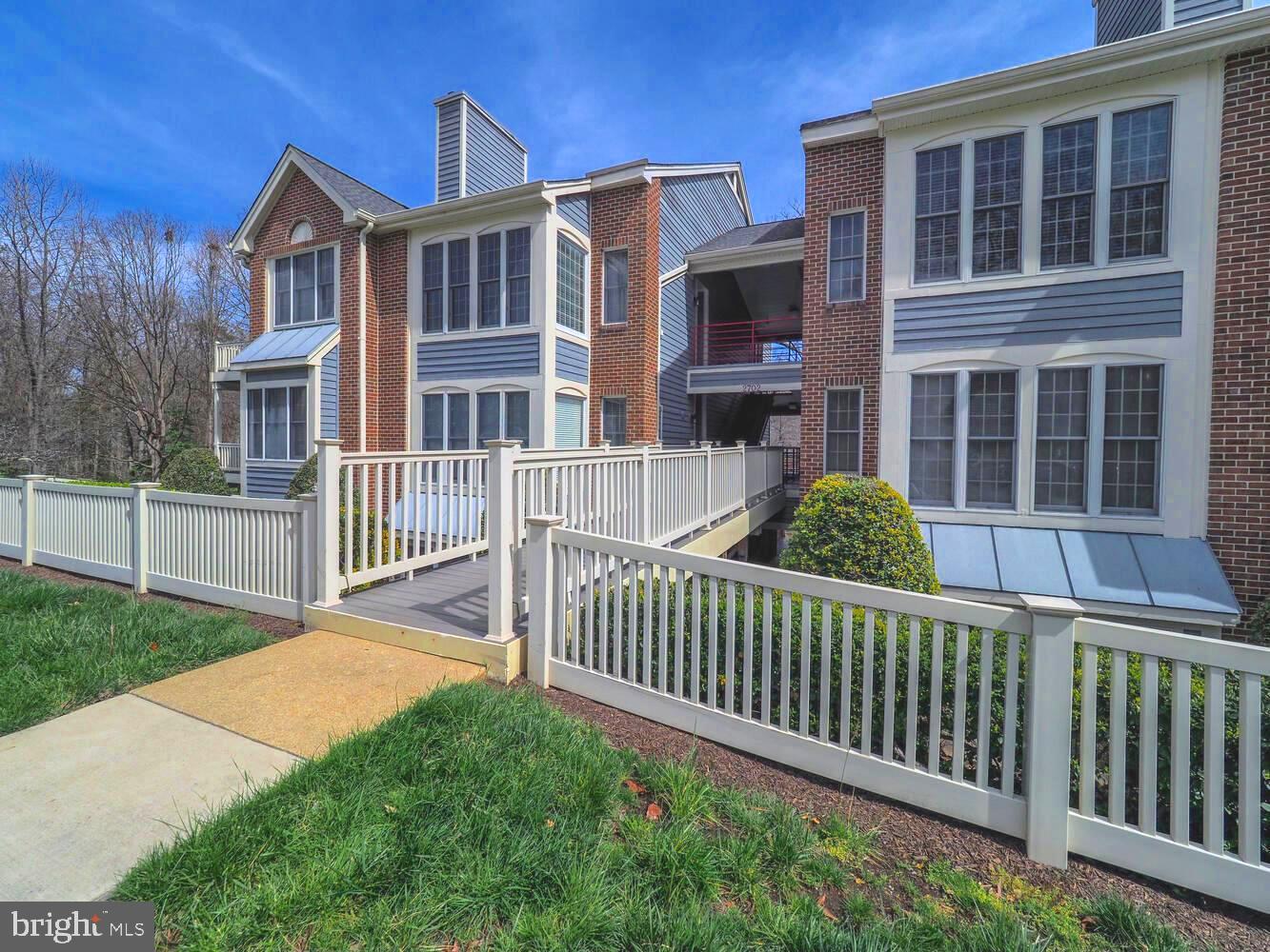 RIVA TRACE/SUMMER PLACE - Residential