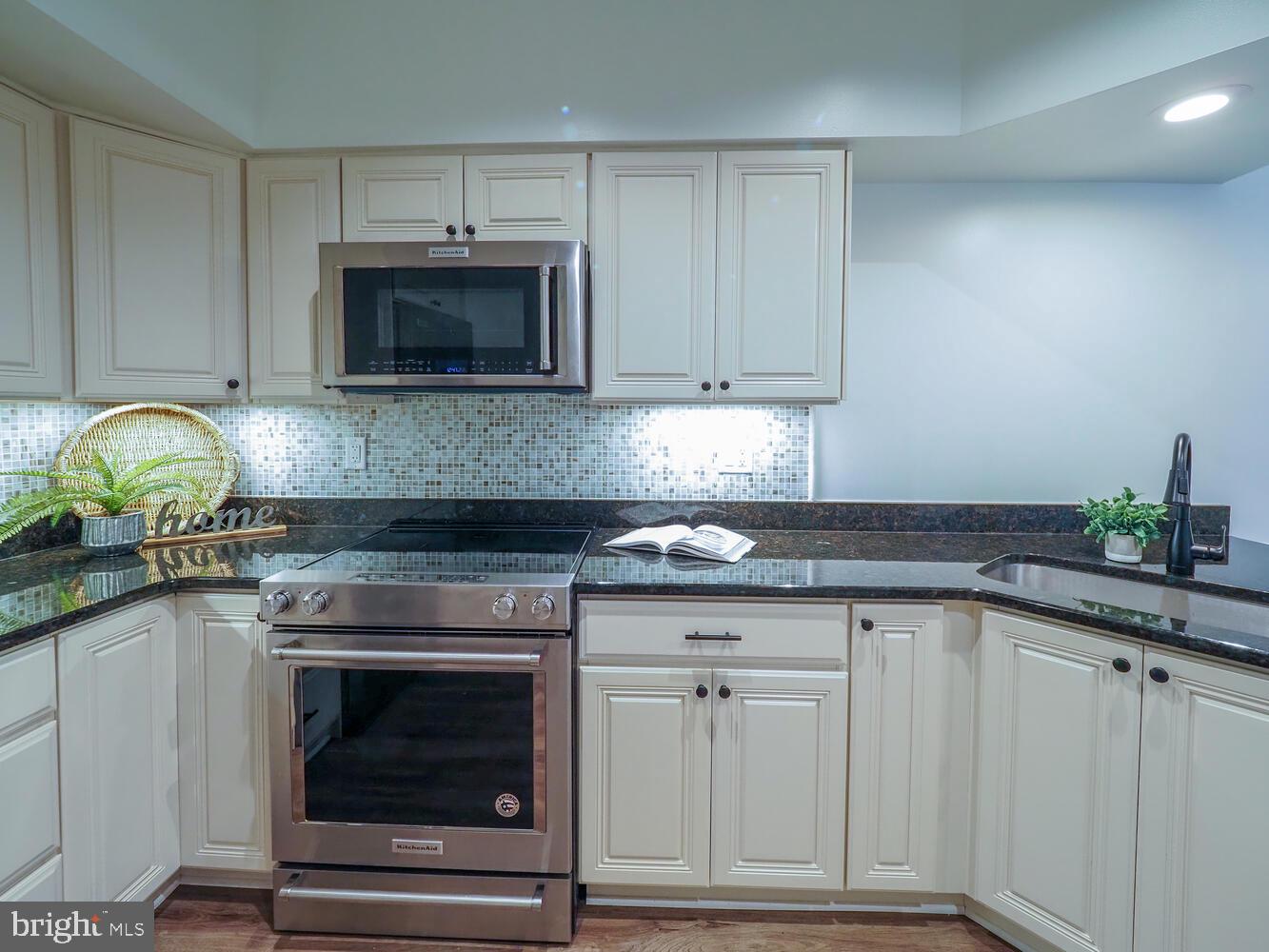 RIVA TRACE/SUMMER PLACE - Residential