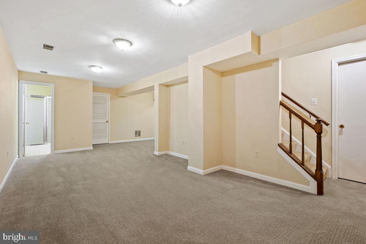 DERWOOD STATION - Residential Lease