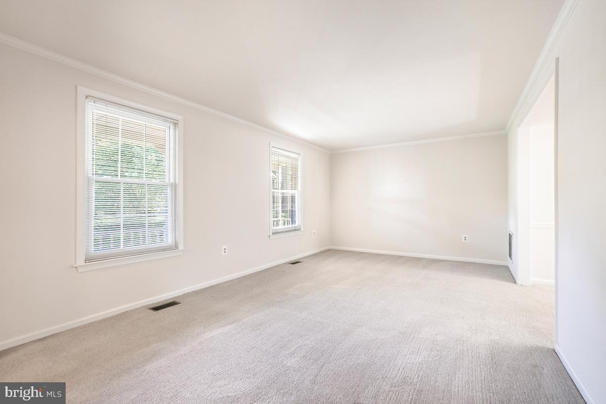 DERWOOD STATION - Residential Lease