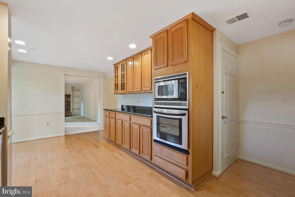 DERWOOD STATION - Residential Lease