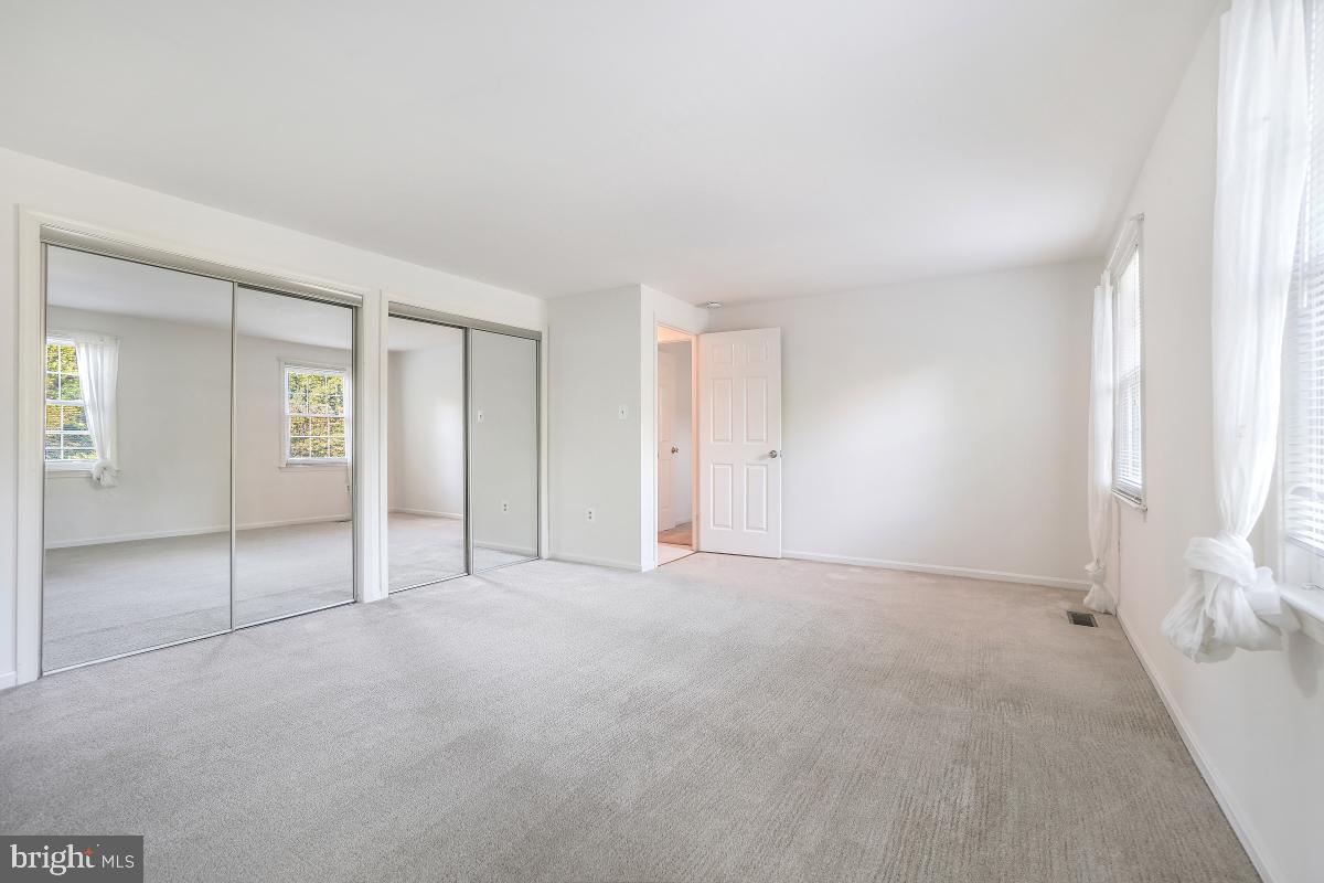 DERWOOD STATION - Residential Lease