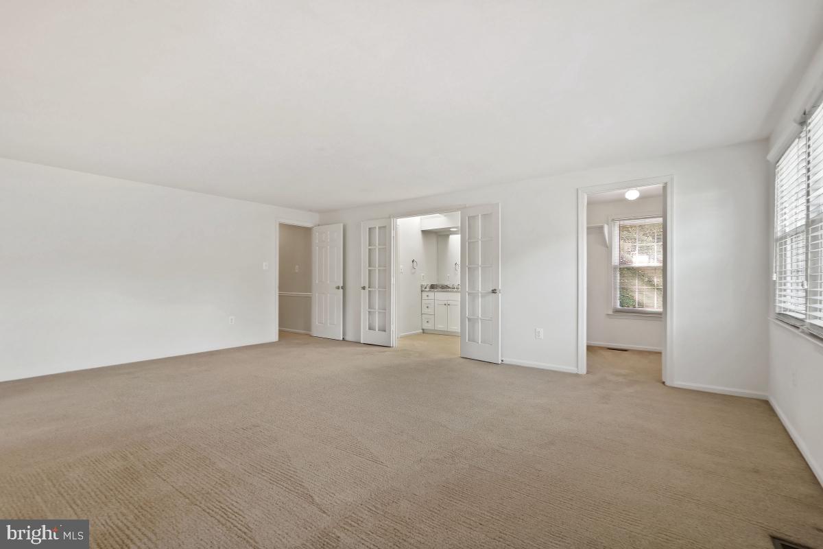 DERWOOD STATION - Residential Lease