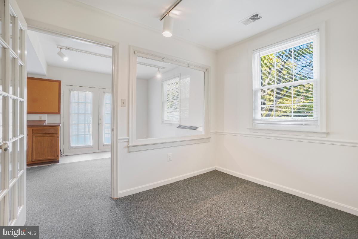 DERWOOD STATION - Residential Lease