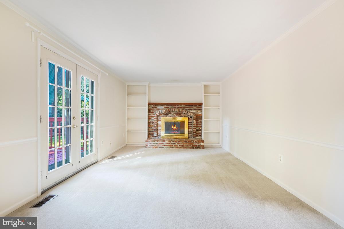 DERWOOD STATION - Residential Lease