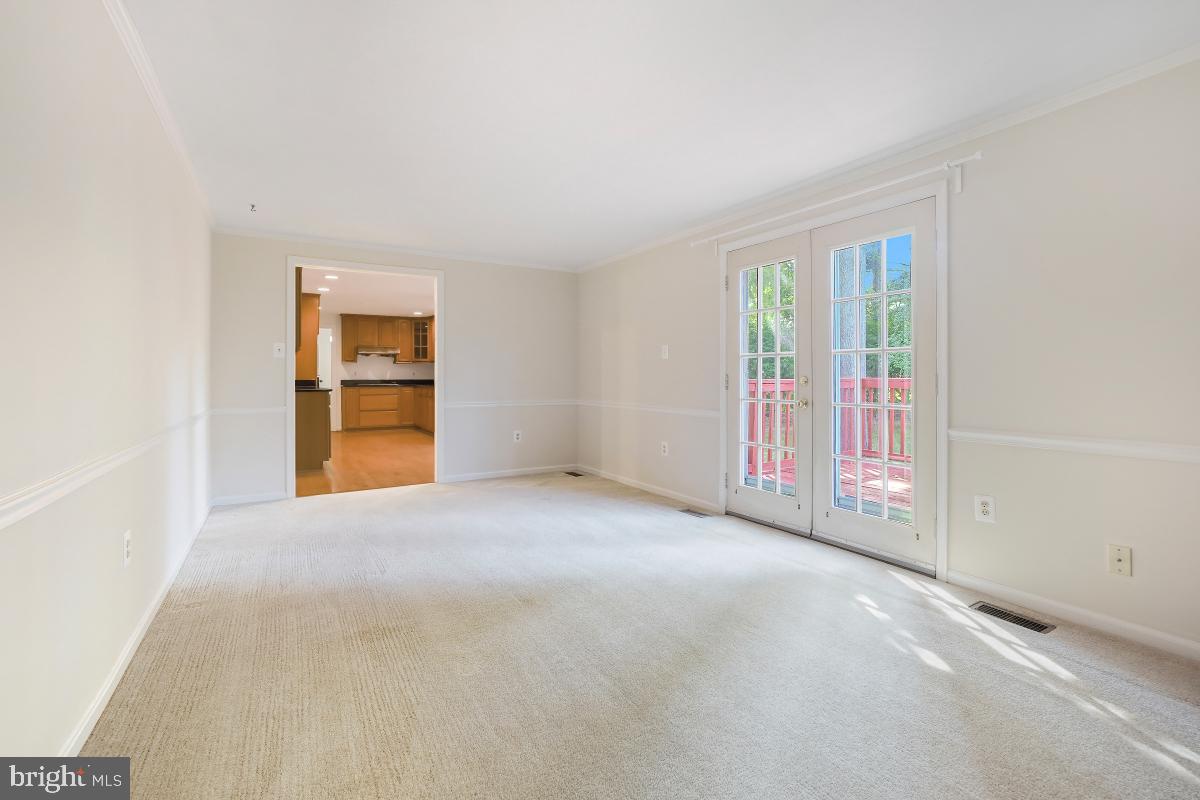 DERWOOD STATION - Residential Lease