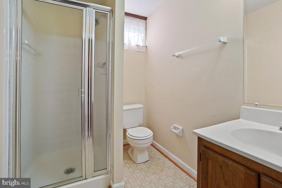 DERWOOD STATION - Residential Lease