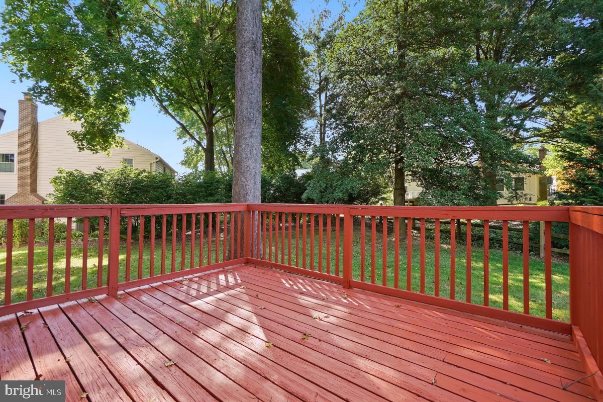 DERWOOD STATION - Residential Lease