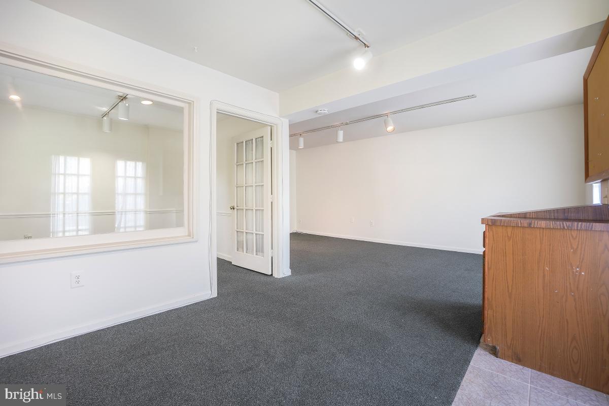 DERWOOD STATION - Residential Lease