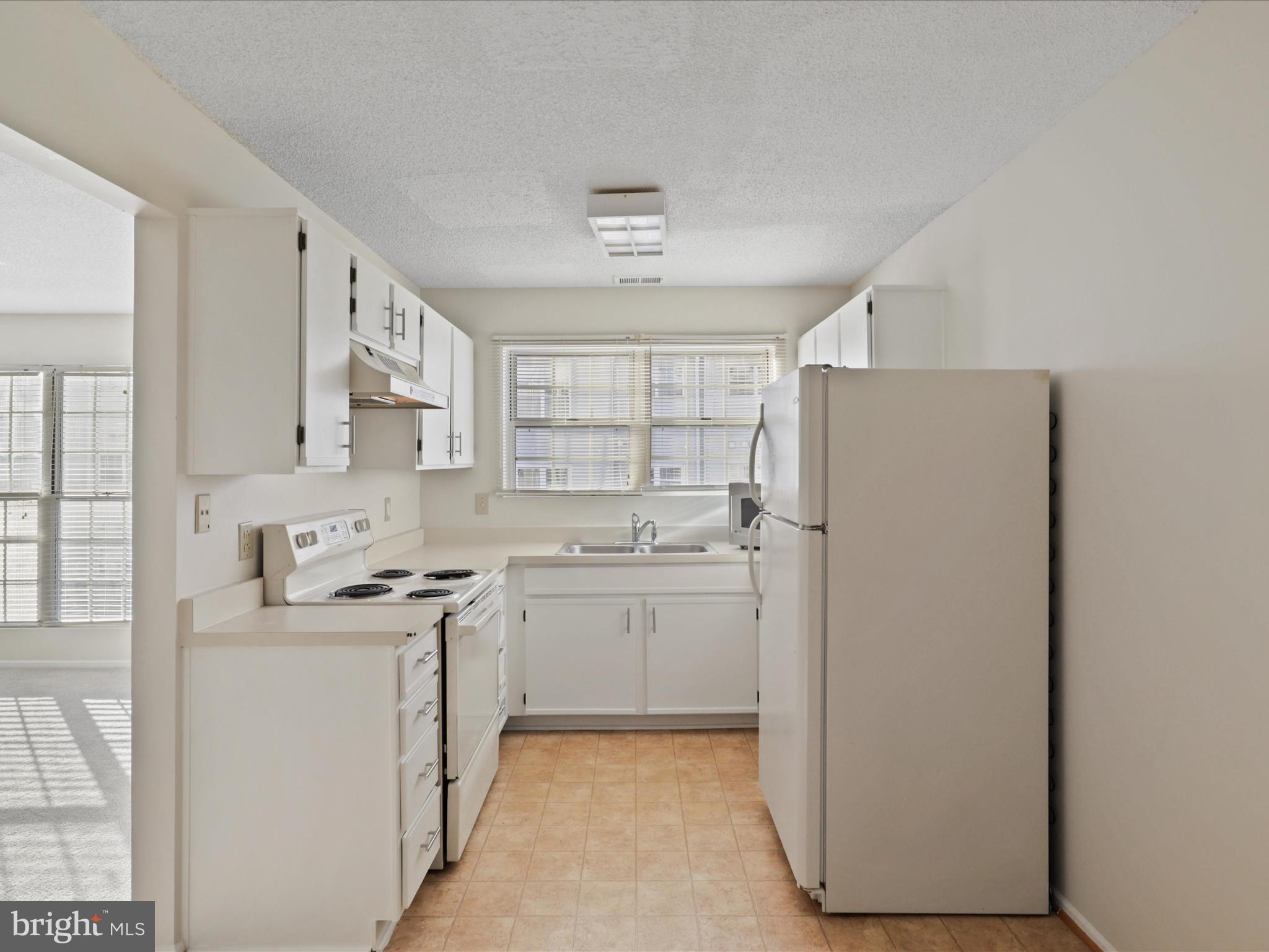 FOX CHASE/EXETER - Residential Lease