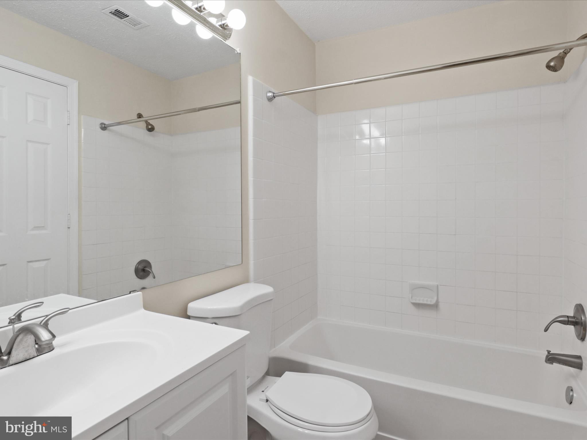 FOX CHASE/EXETER - Residential Lease