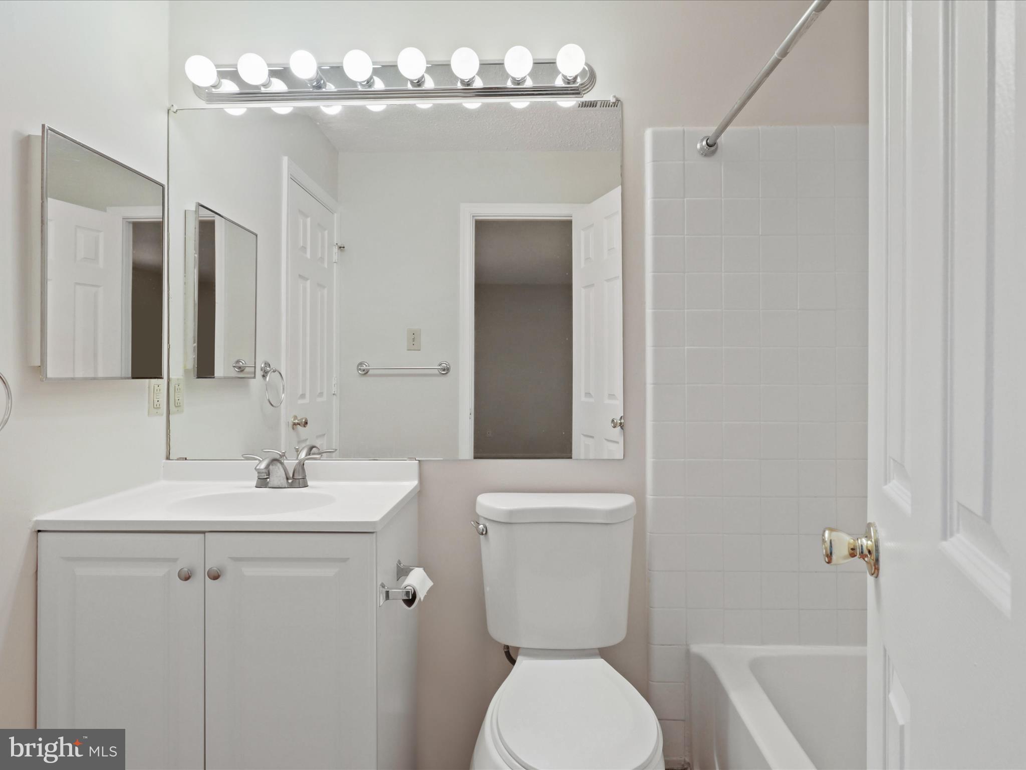 FOX CHASE/EXETER - Residential Lease