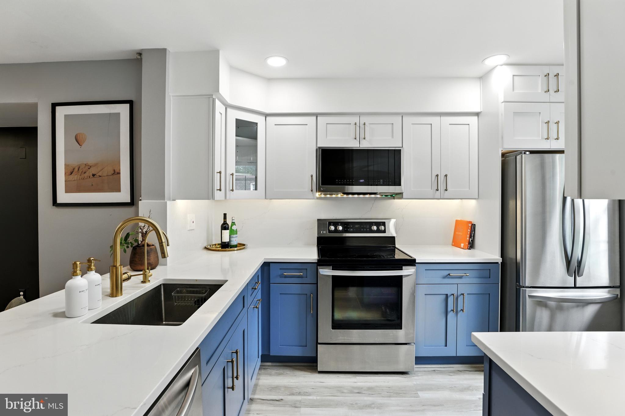 8115 KINGSWAY COURT 264