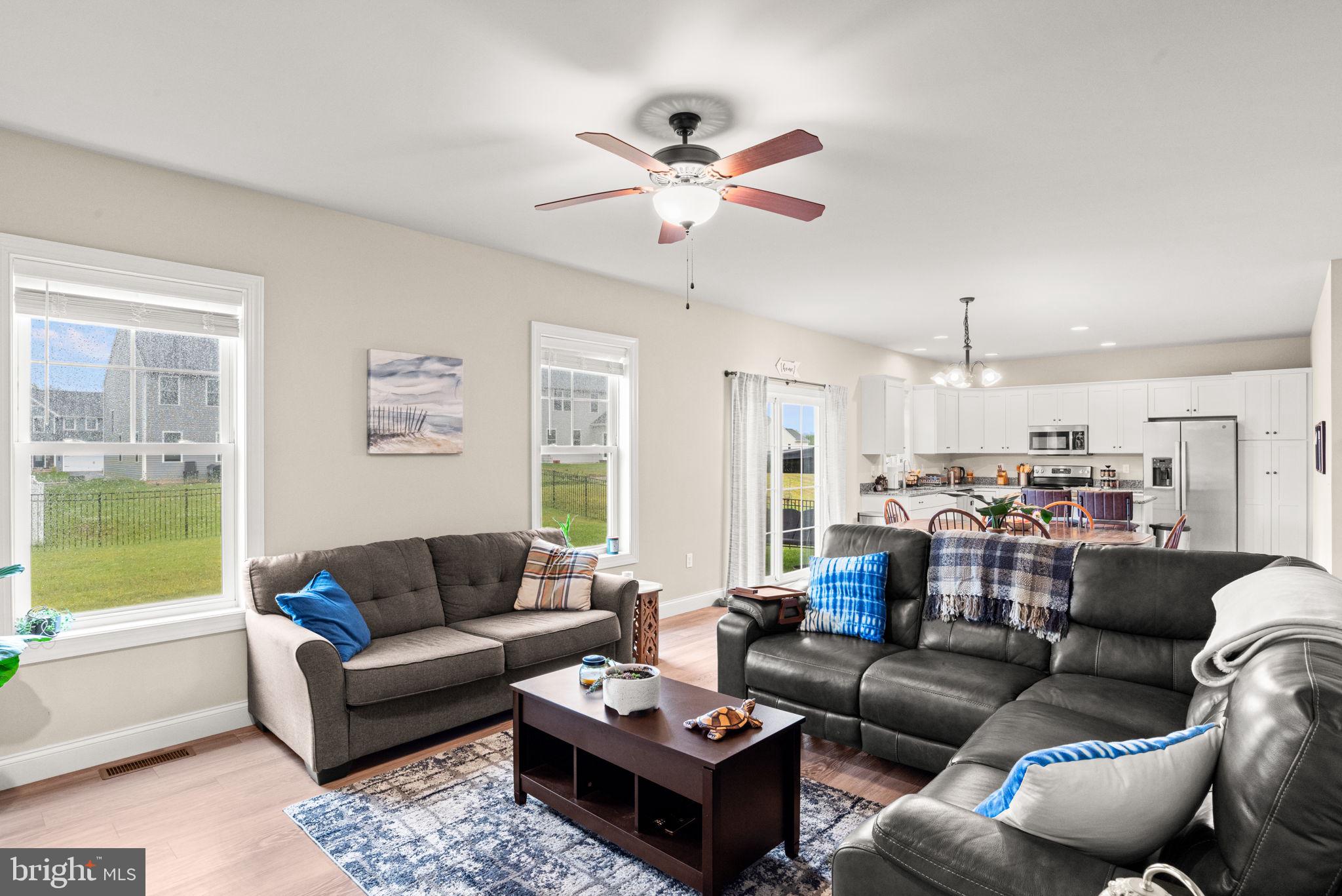 WOODLAND HILLS - Residential