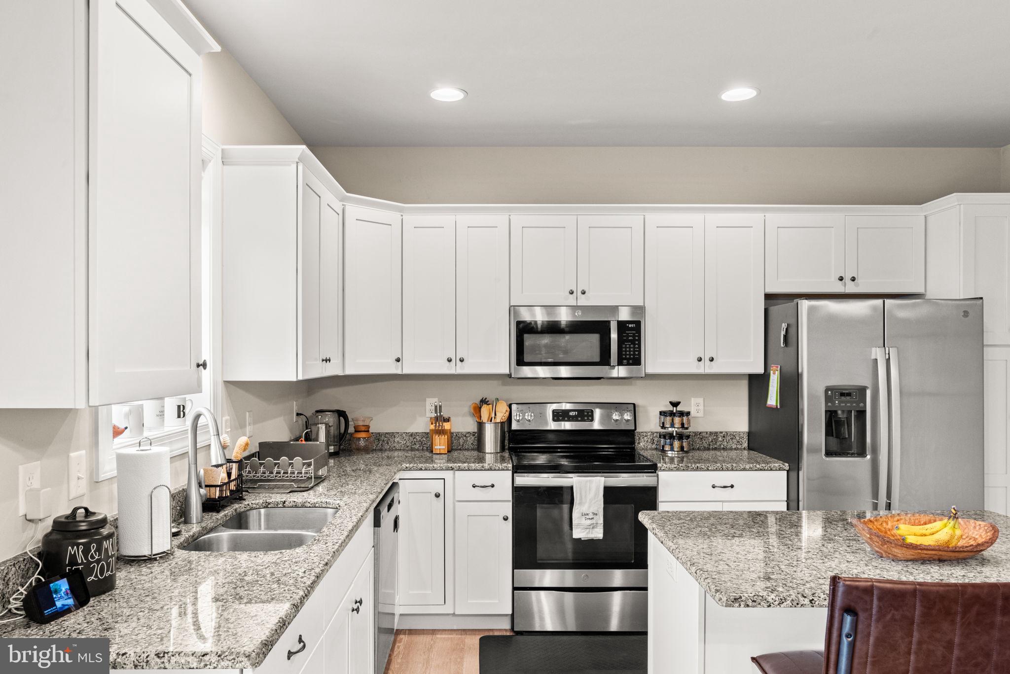 WOODLAND HILLS - Residential