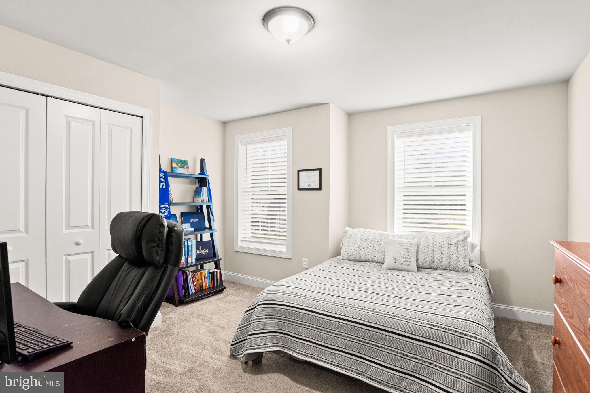 WOODLAND HILLS - Residential
