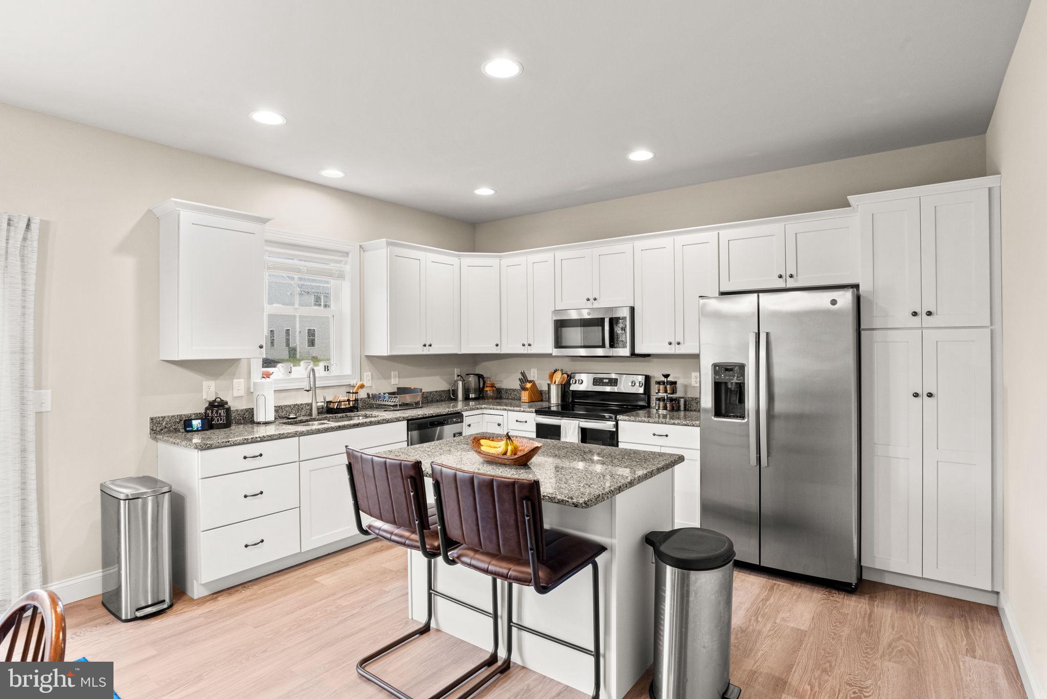 WOODLAND HILLS - Residential
