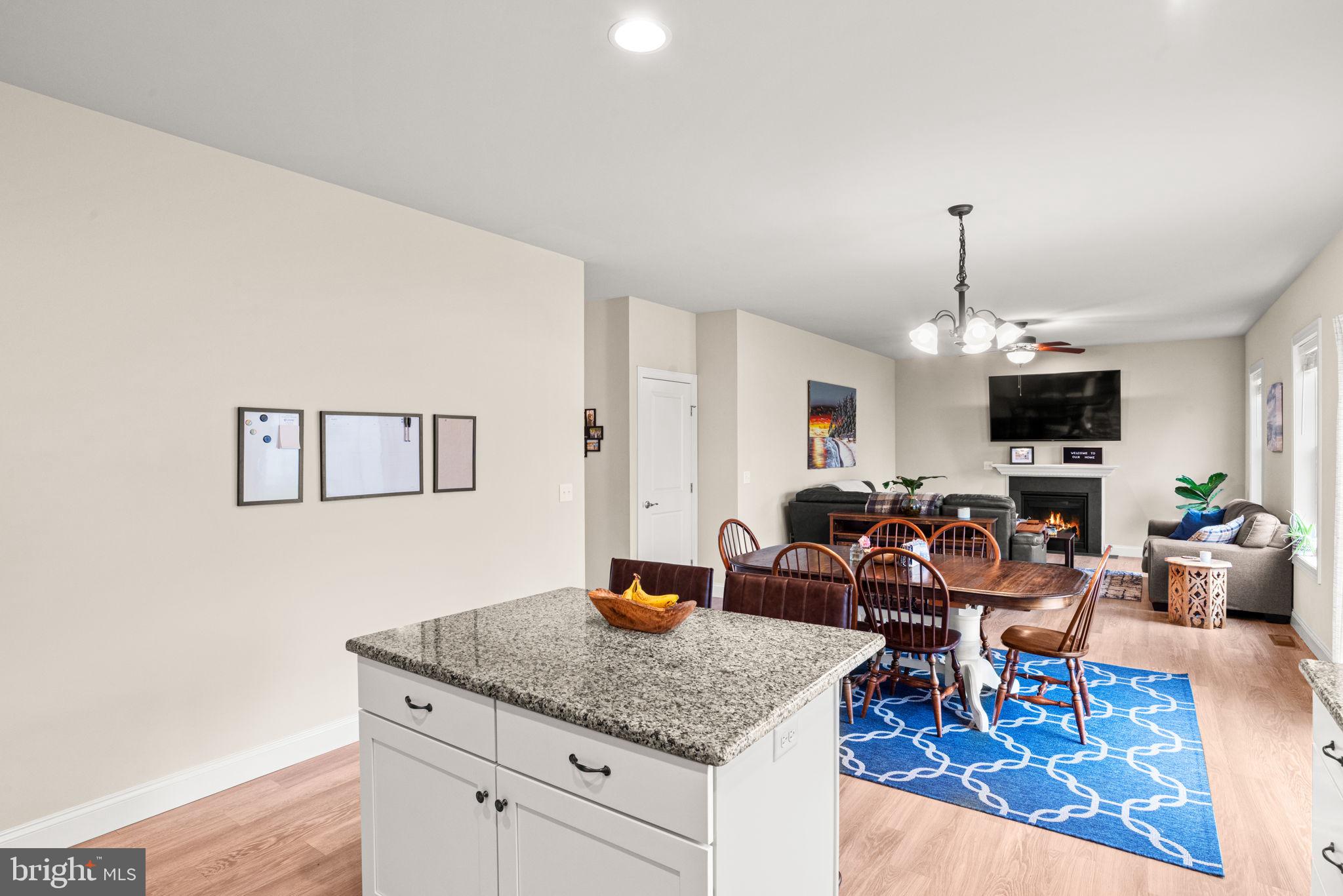 WOODLAND HILLS - Residential