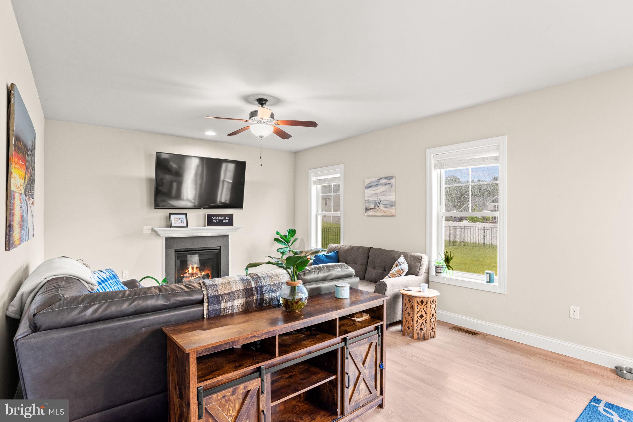 WOODLAND HILLS - Residential