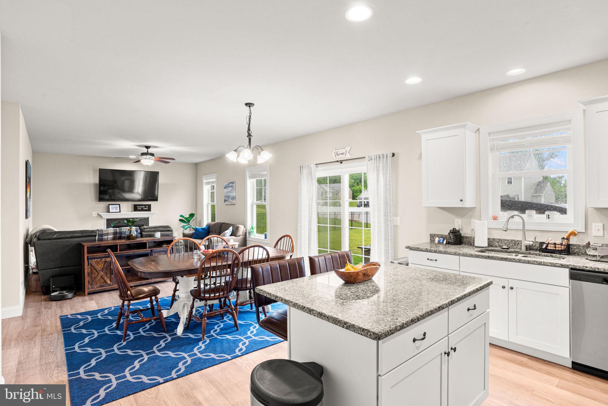 WOODLAND HILLS - Residential