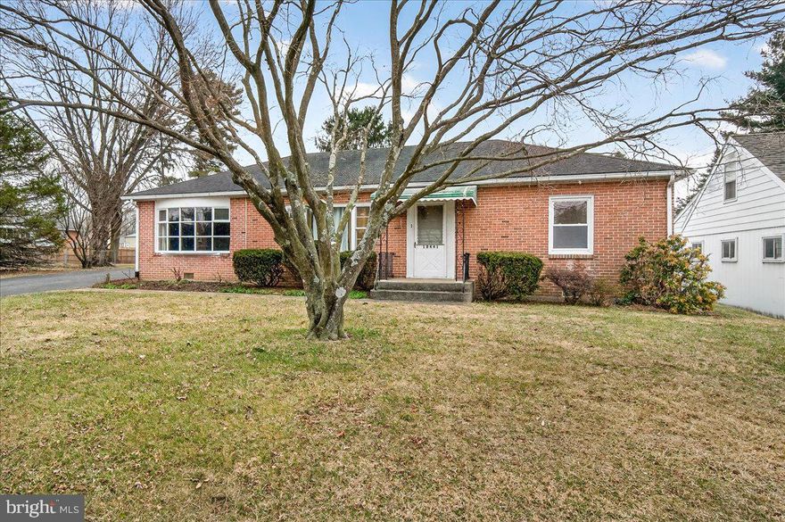 2 bed 1 bath brick front rancher, formal living room and large family room, spacious laundry utility room, hardwood floors, blacktop driveway with plenty of parking, detached garage, fenced yard with shed. Perfect starter home, someone downsizing, or anyone looking for a great investment opportunity. City water, new septic tank installed November 2019. Within minutes to shopping options, and major commuter routes. One level living.