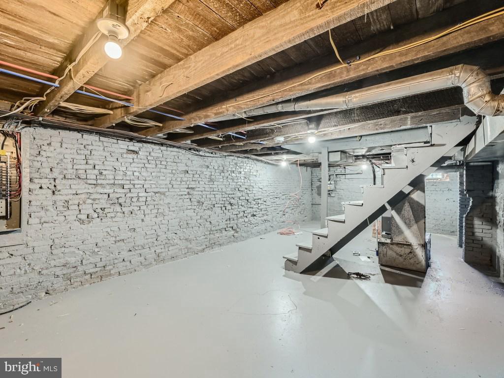 WEST BALTIMORE - Residential Lease