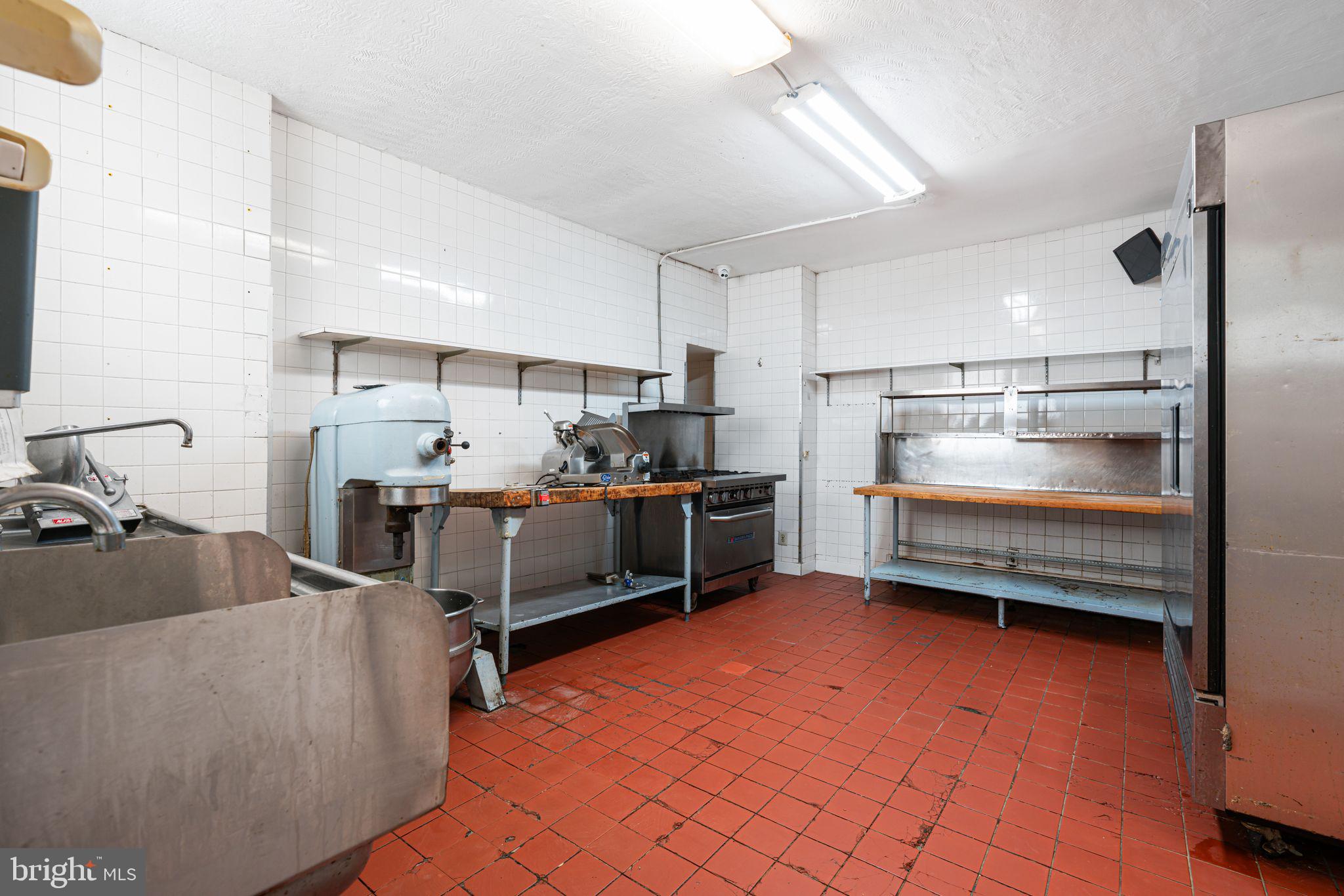 OVERBROOK PARK - Commercial Lease