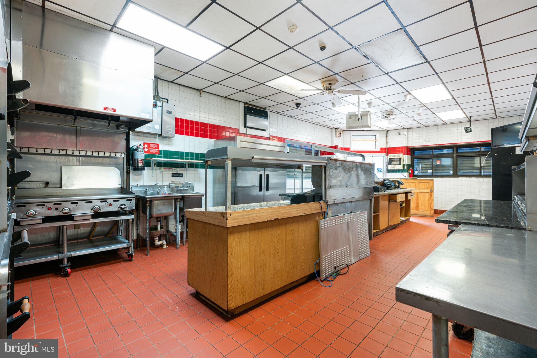 OVERBROOK PARK - Commercial Lease