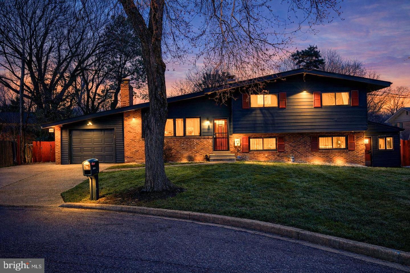 5504 WESTMINSTER COURT