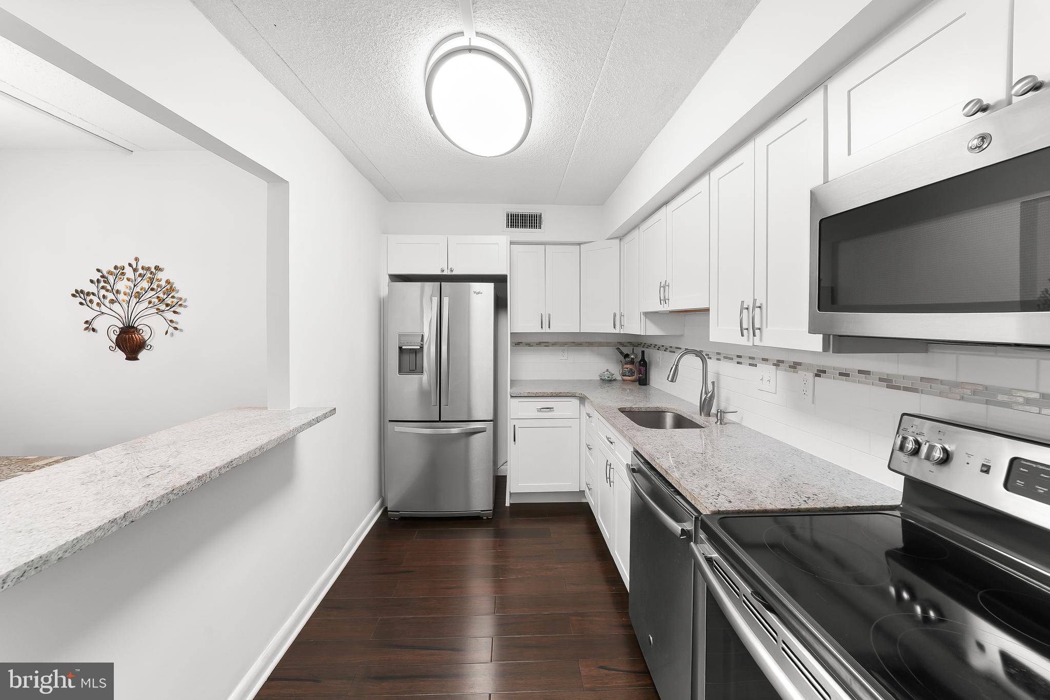 VALLEY FORGE TOWER - Residential