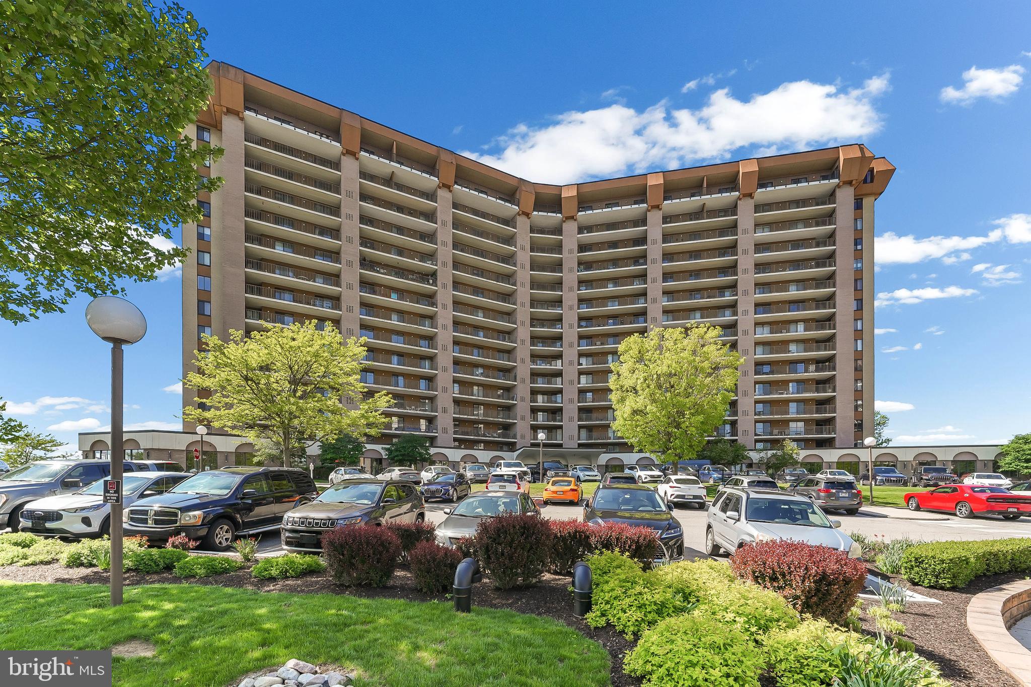 VALLEY FORGE TOWER - Residential