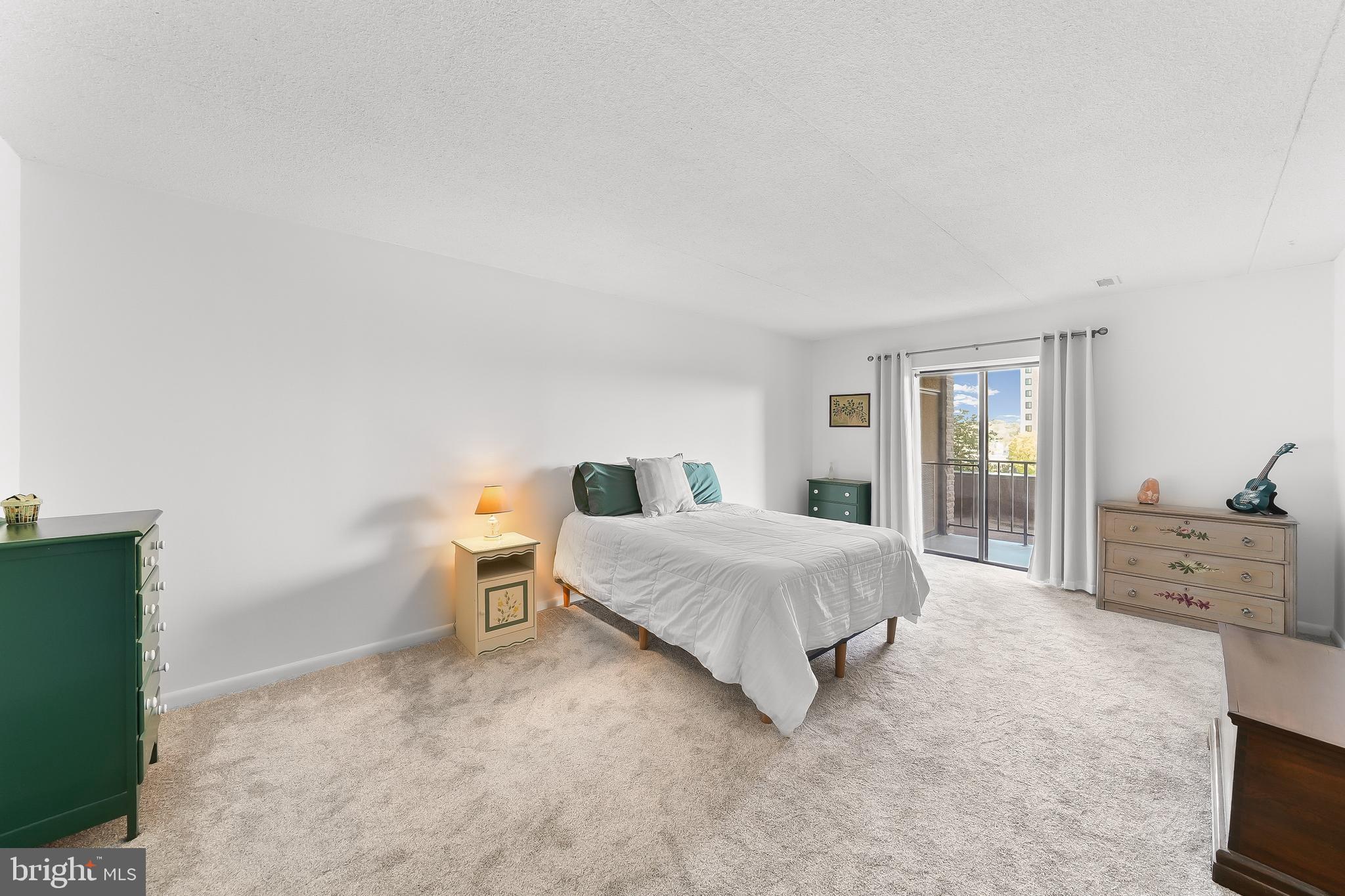 VALLEY FORGE TOWER - Residential