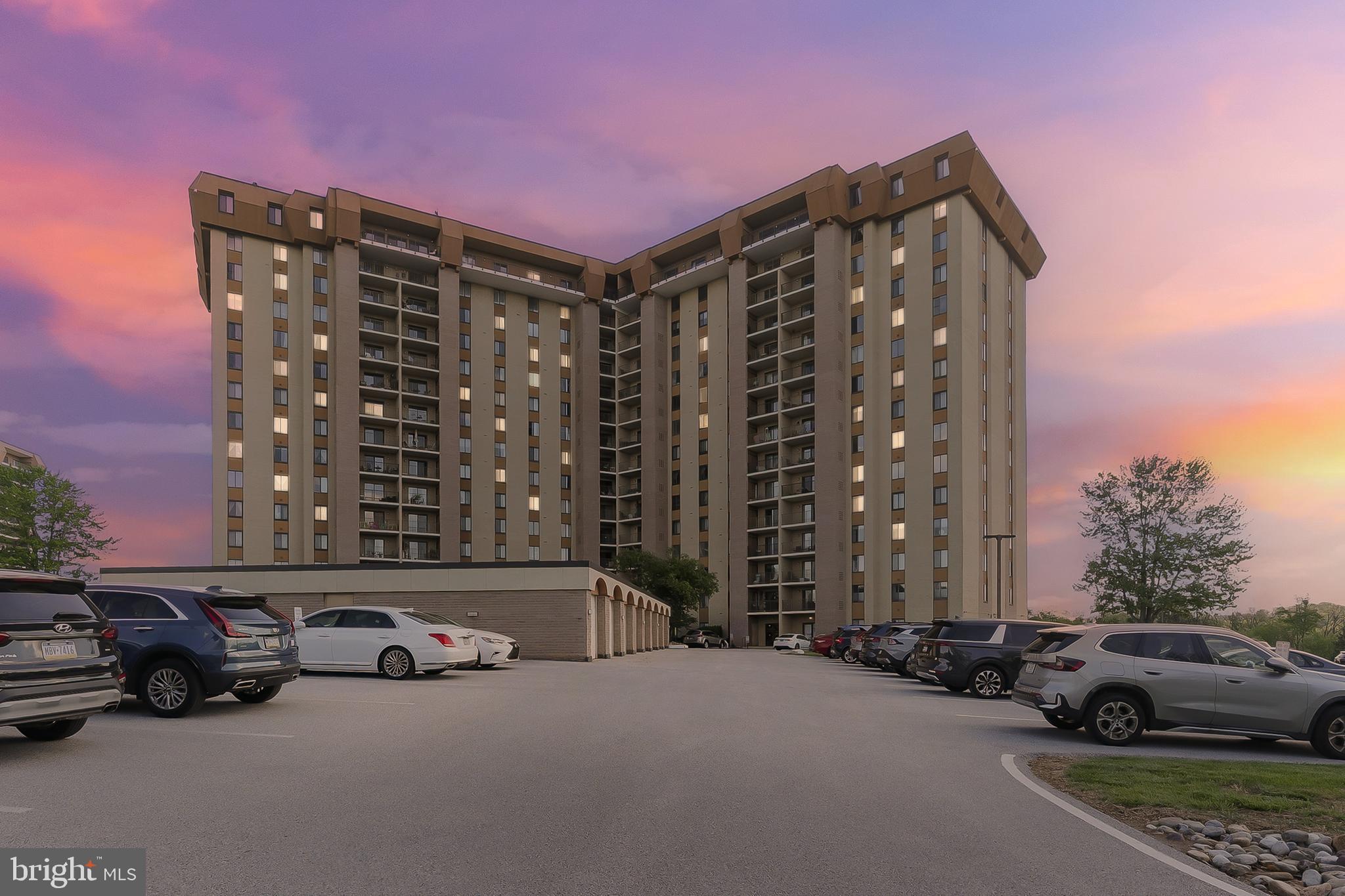 VALLEY FORGE TOWER - Residential