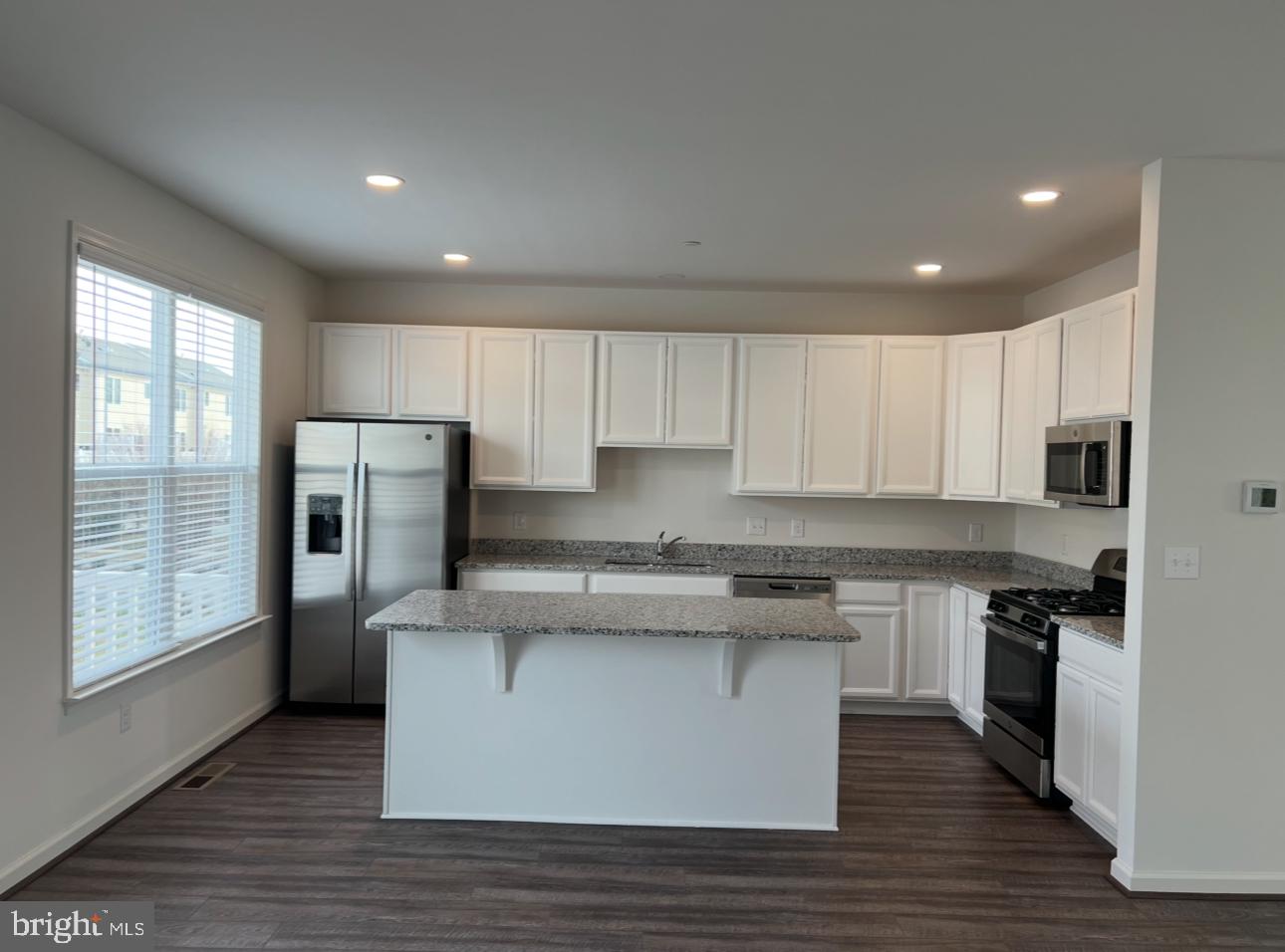 ELLENDALE - Residential Lease