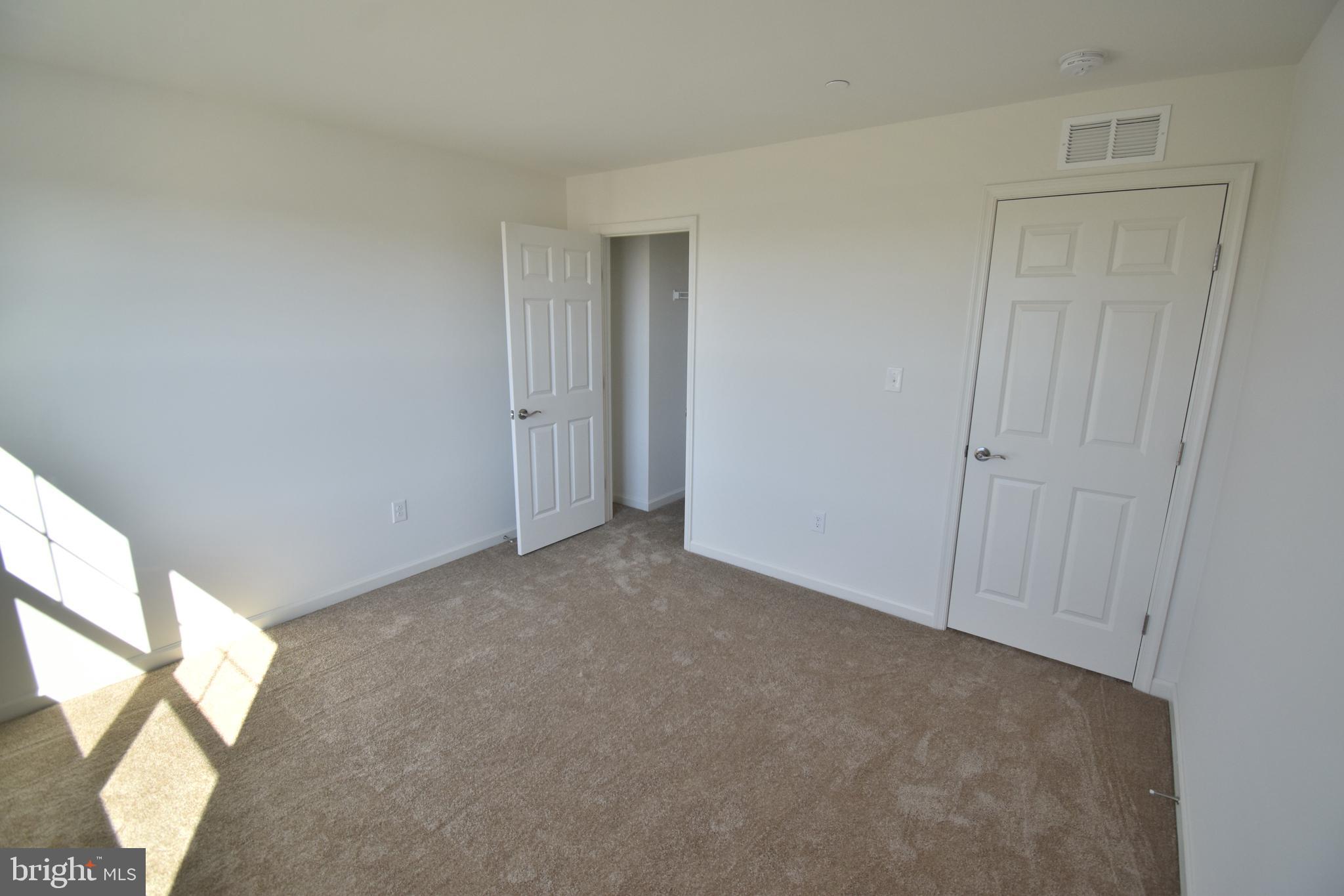 ELLENDALE - Residential Lease