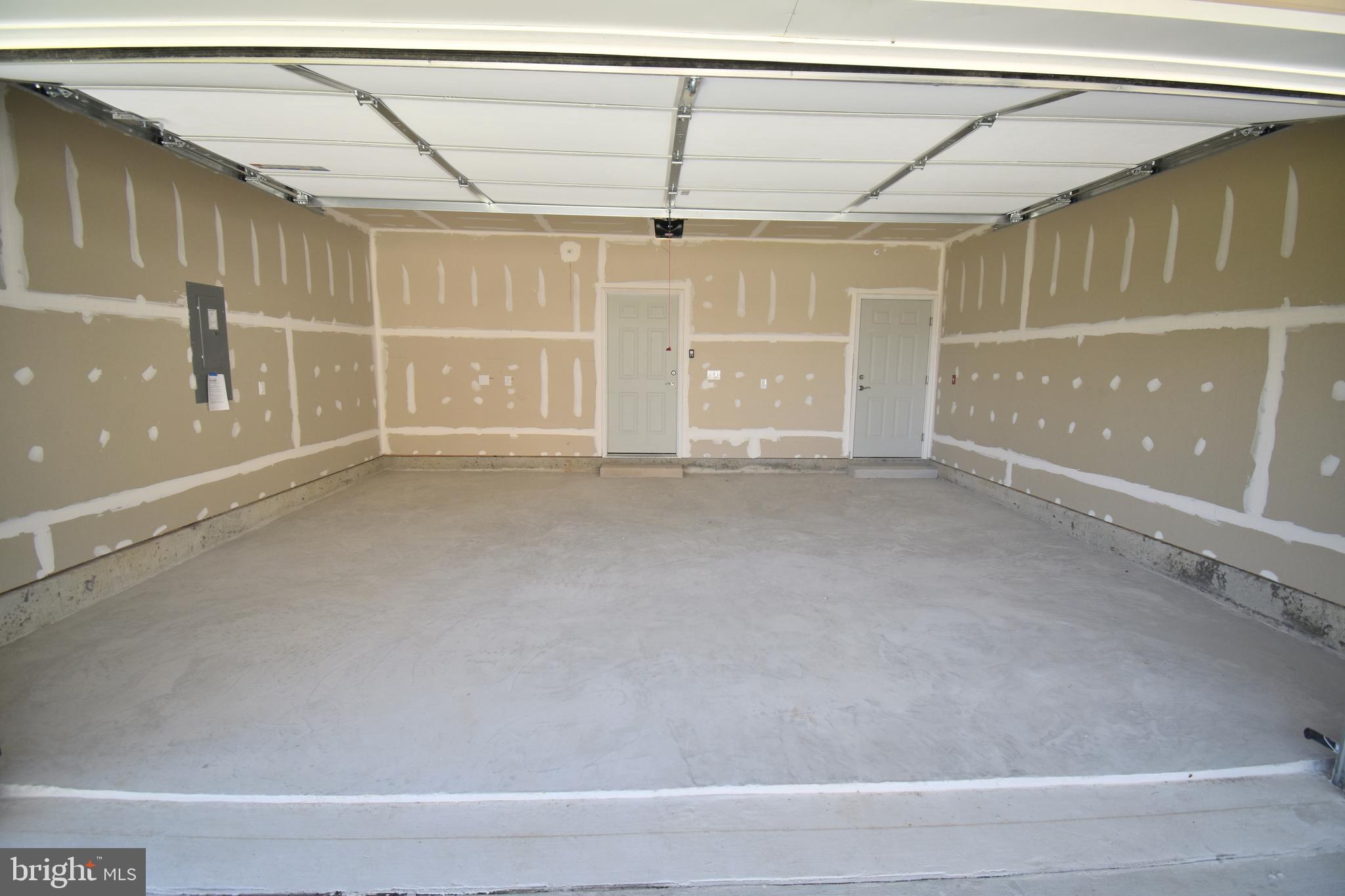 ELLENDALE - Residential Lease