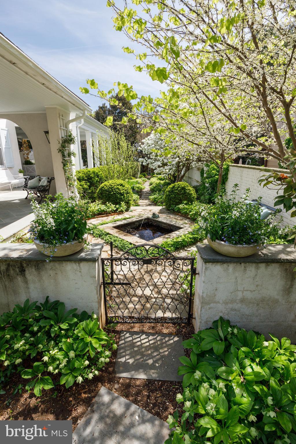 RICHMOND CITY - Residential