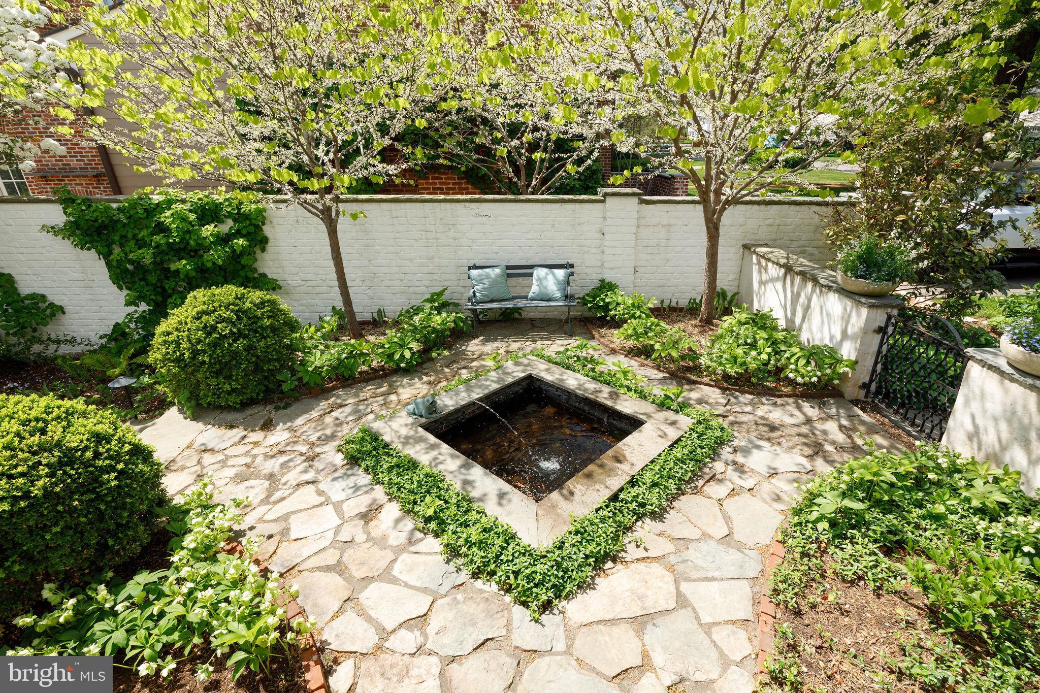 RICHMOND CITY - Residential