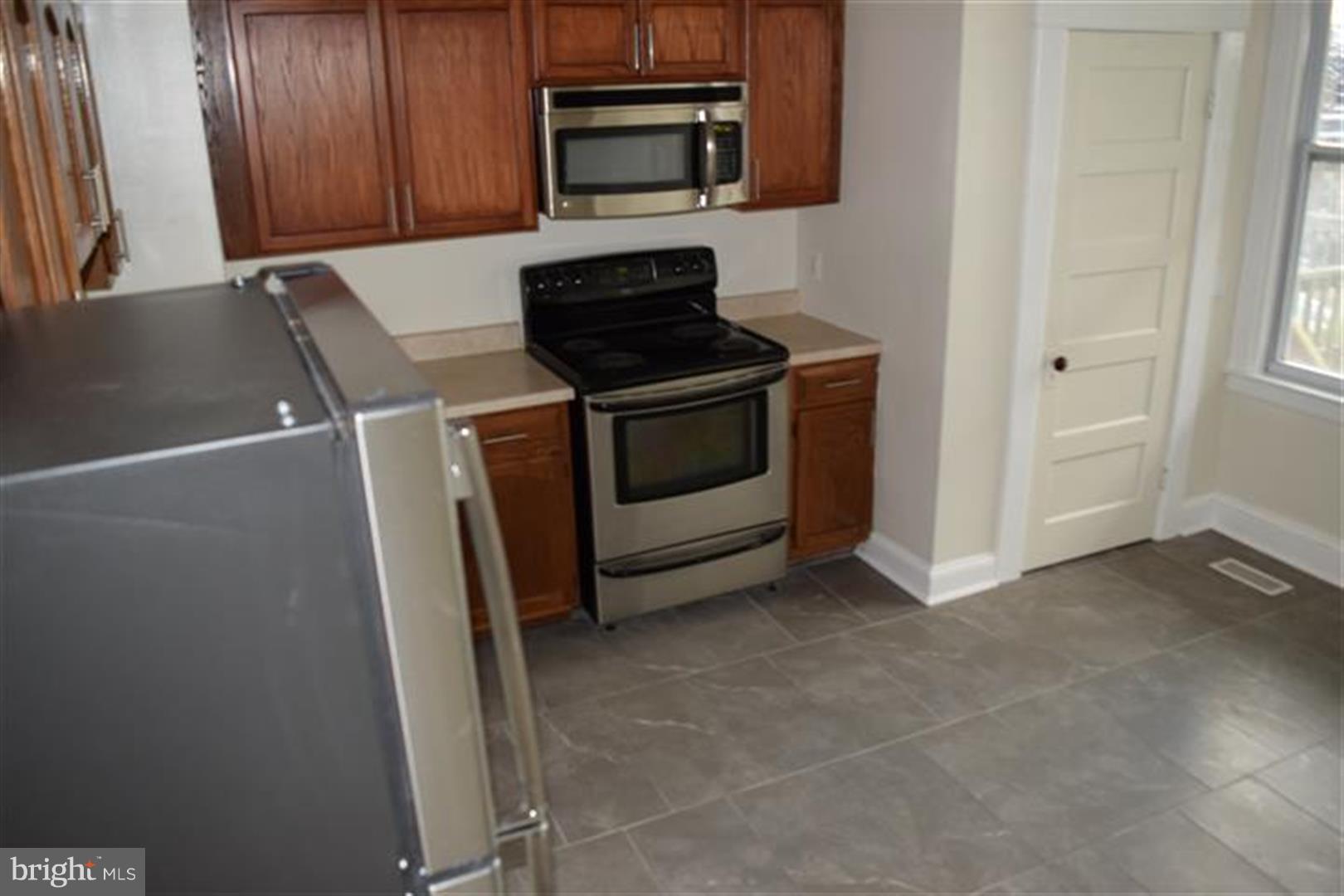 BELAIR-EDISON - Residential Lease