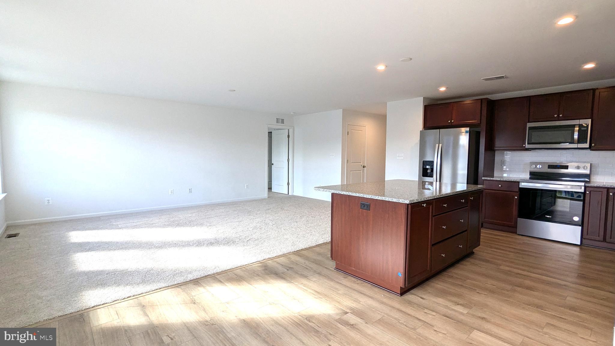 KING'S CROSSING - Residential Lease