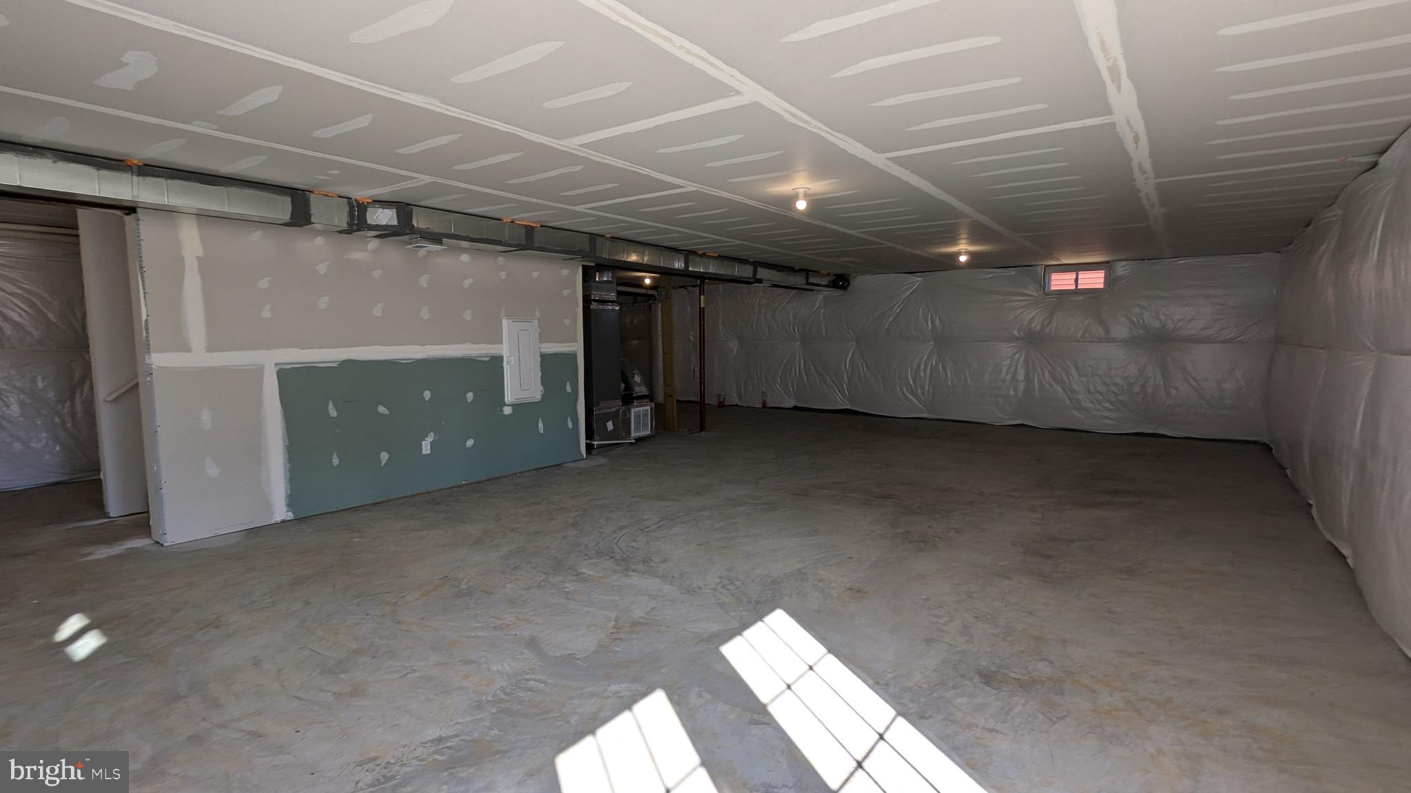 KING'S CROSSING - Residential Lease