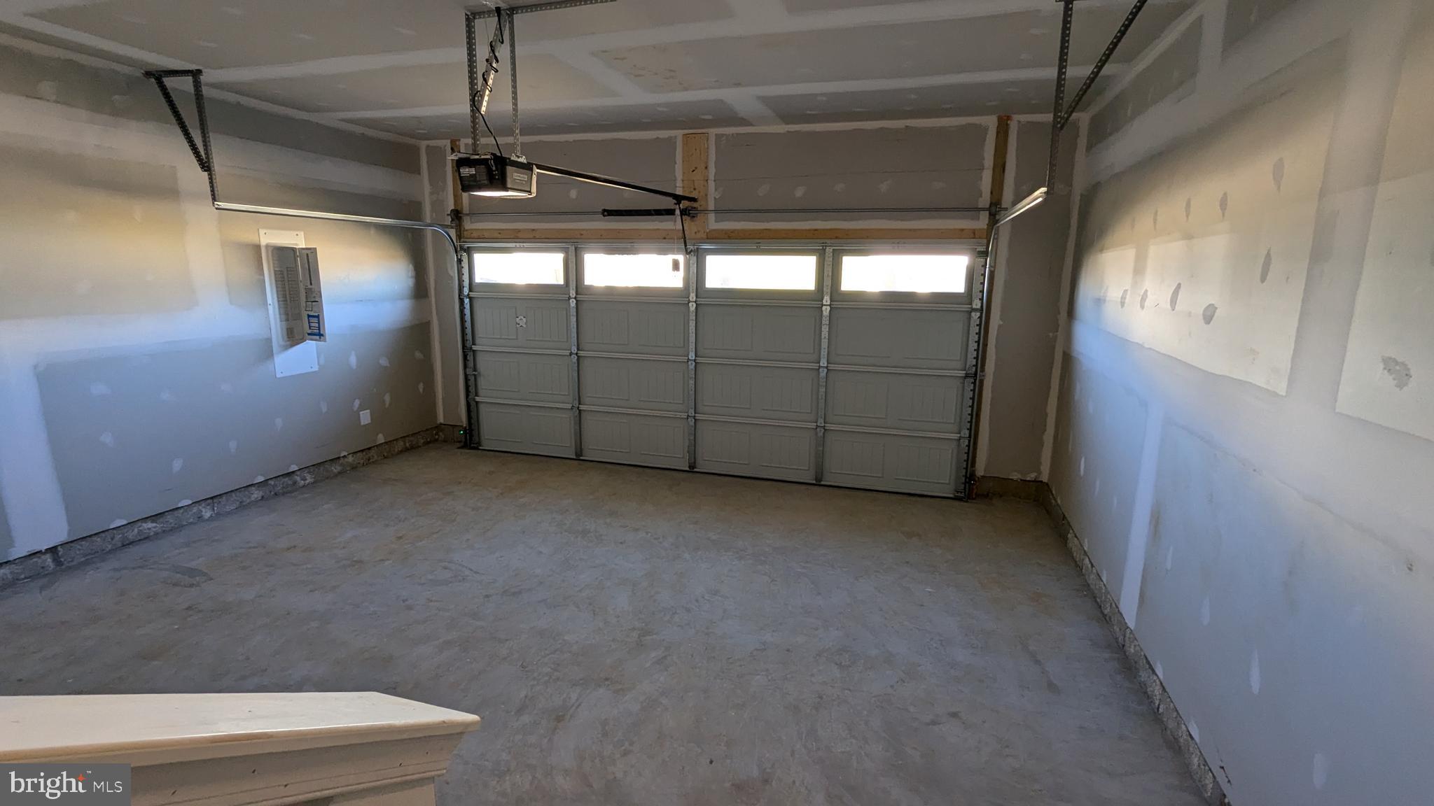 KING'S CROSSING - Residential Lease