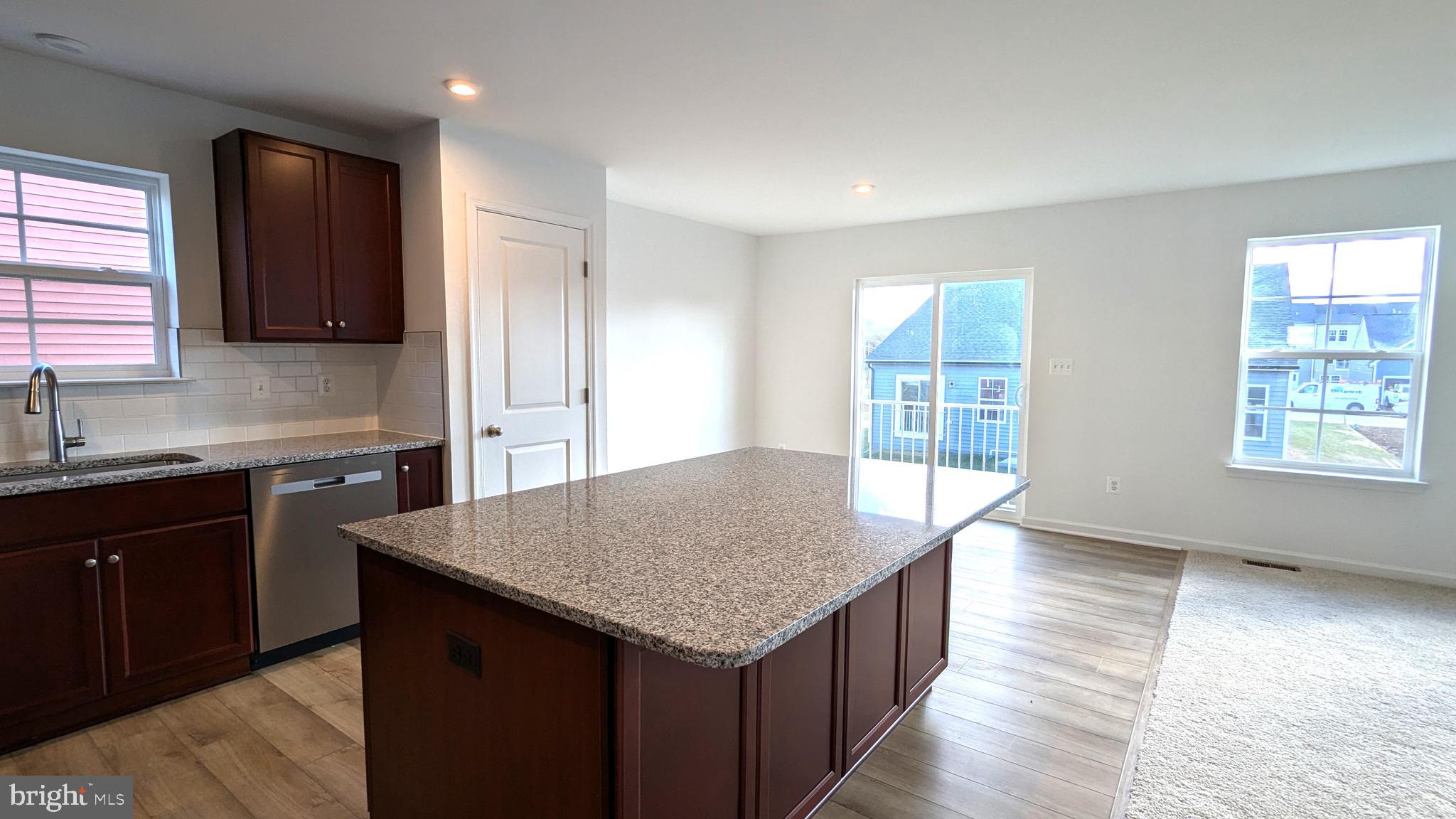 KING'S CROSSING - Residential Lease