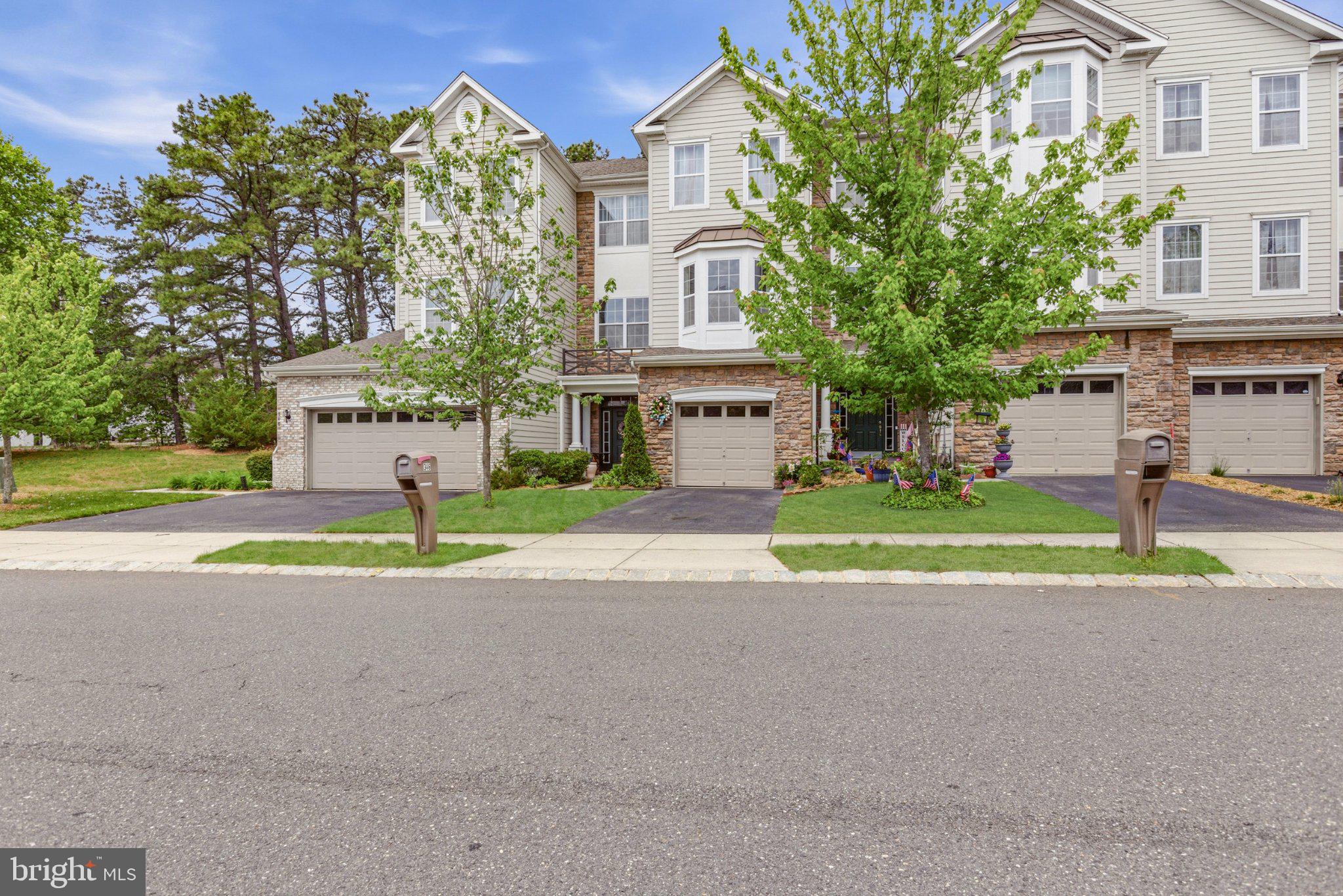 346 HAWTHORNE LANE