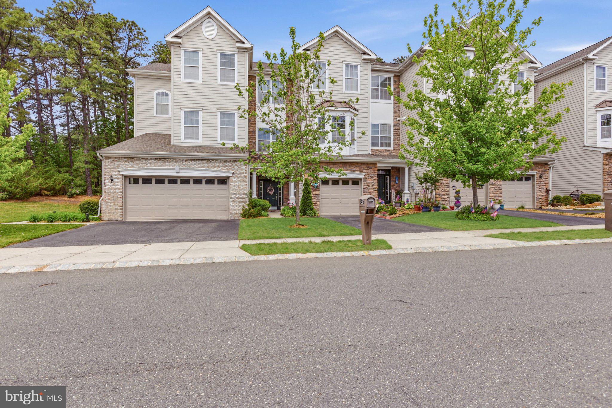 346 HAWTHORNE LANE